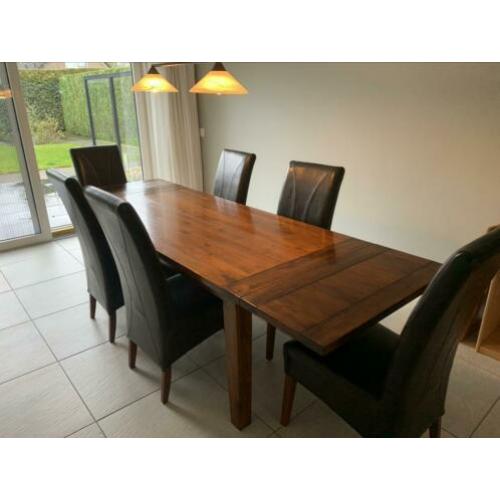 Mooi eettafel plus 6 stoelen