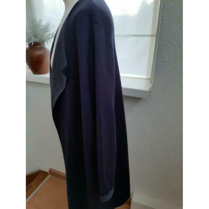Heel leuk blauw vest maat 44/46