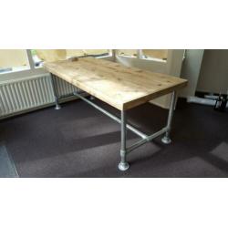 Bureau, vergadertafel industrieel van steigerhout met staal