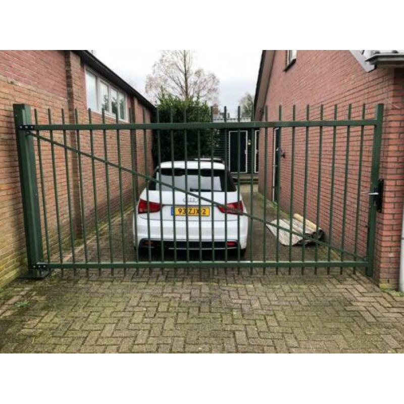 Hekwerk, groen, groot en solide