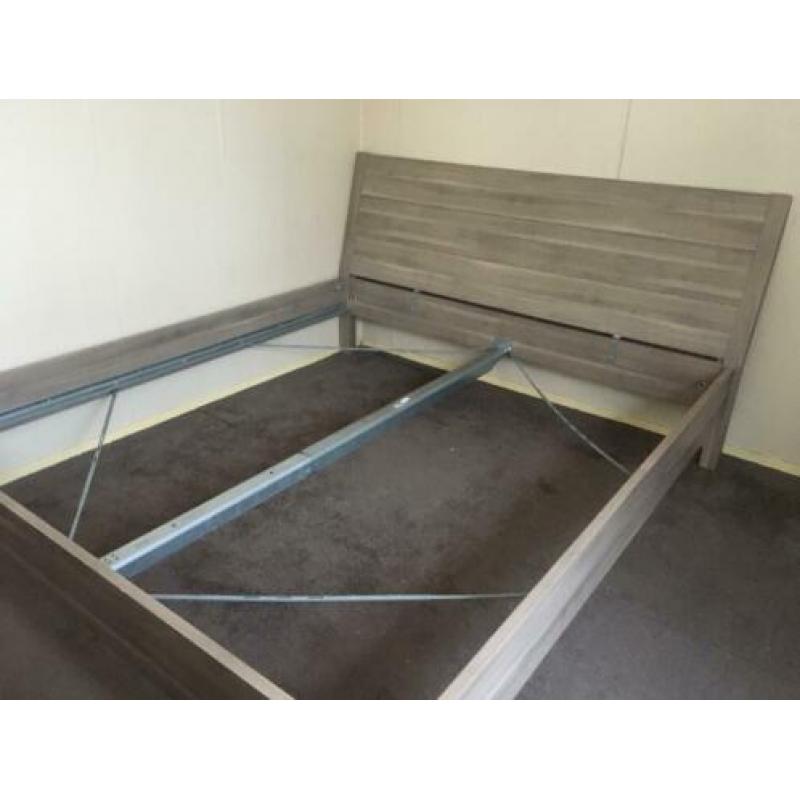 Ikea NYVOLL bedframe 180x200