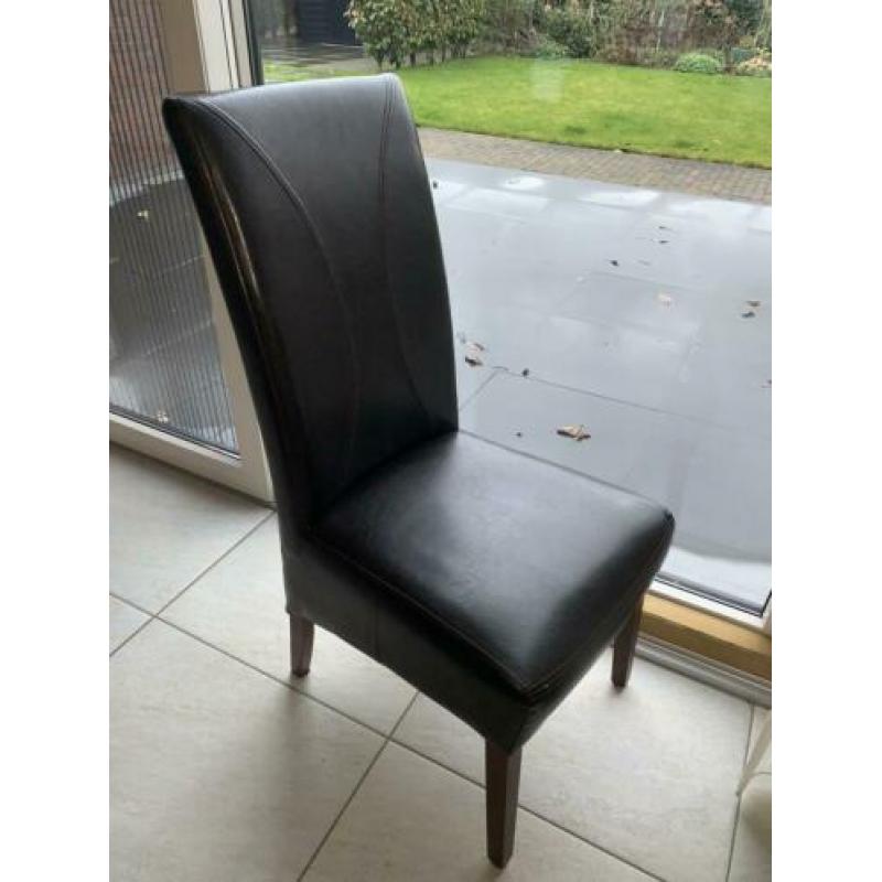 Mooi eettafel plus 6 stoelen