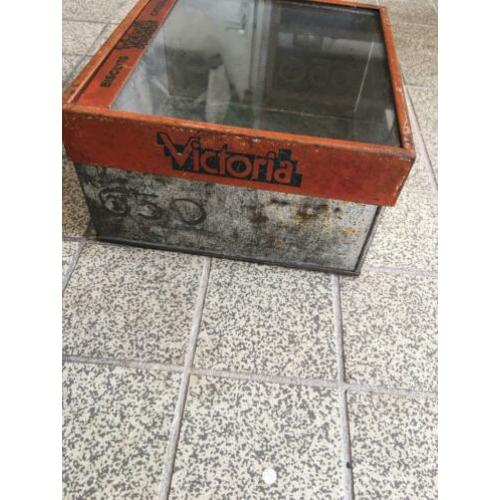 Vintage winkel blik Victoria chocolade