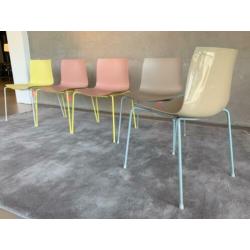 CAtIFA set van 5 eetstoelen van ARPER