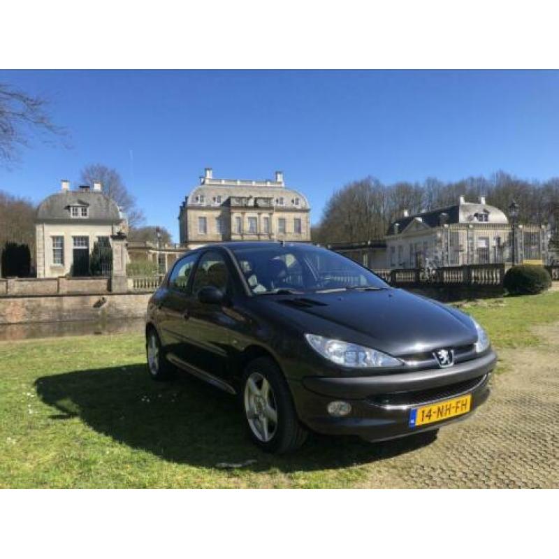 Peugeot 206 1.6 16V XT 5D 2003 Zwart