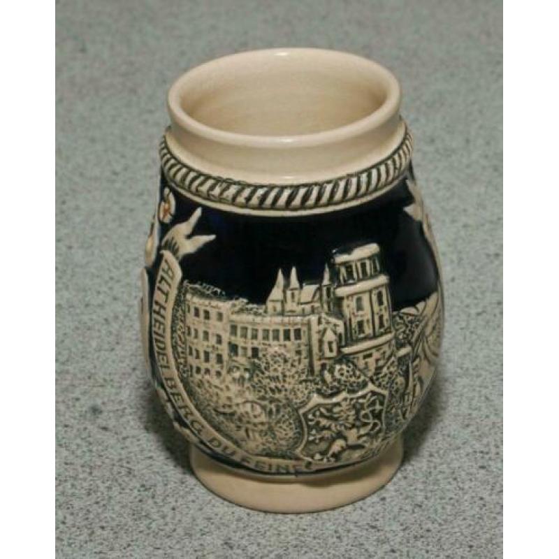 Bierpul uit Heidelberg. Inhoud ca 200ml.Ongeveer 60 jaar oud