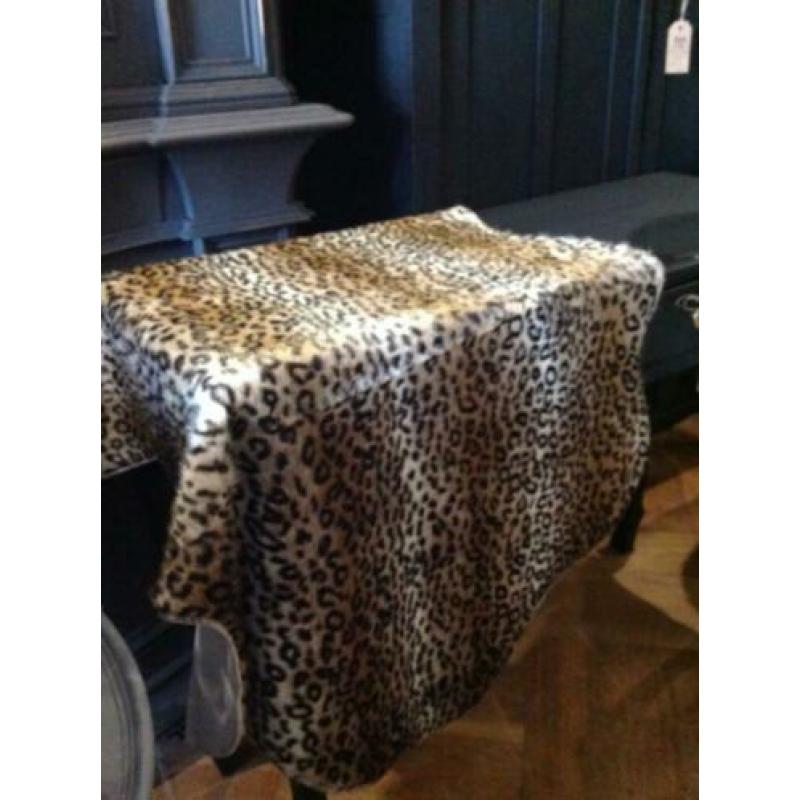Luipaard, luipaardenvel, Leopard kleed sierkleed vel VdlM