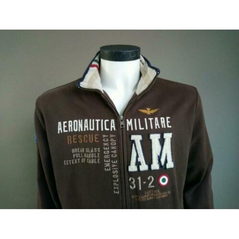 Aeronautica Militare vest. Bruin met applicaties. Maat XL