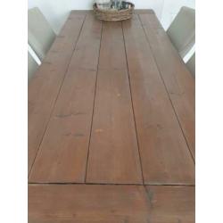 Mooie grote eettafel