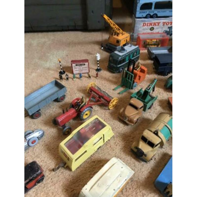 Dinky toys verzameling 134 stuks!