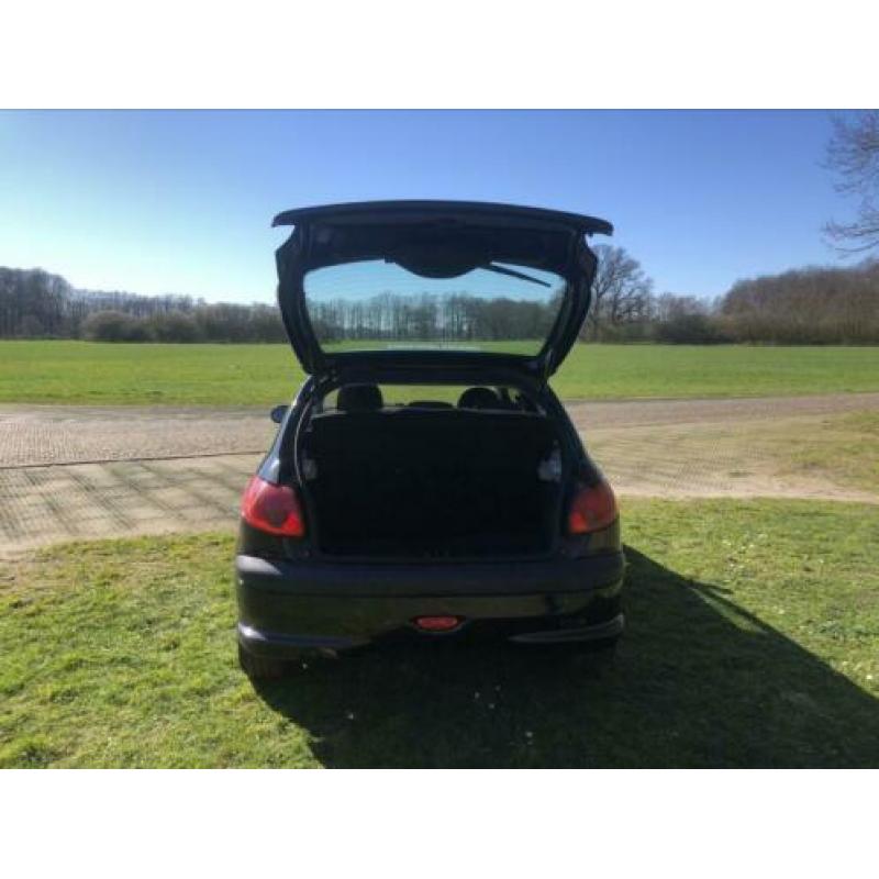 Peugeot 206 1.6 16V XT 5D 2003 Zwart