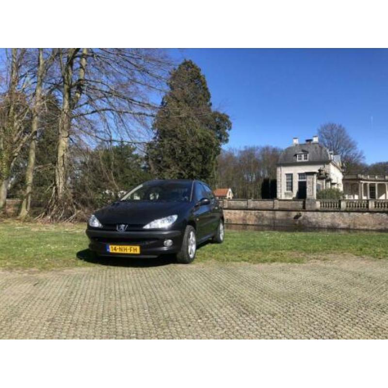 Peugeot 206 1.6 16V XT 5D 2003 Zwart