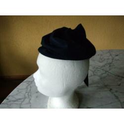 Donkerblauw dopje. Type 154.