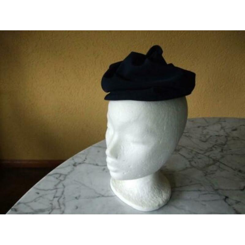 Donkerblauw dopje. Type 154.