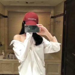 Balenciaga Cap Pet