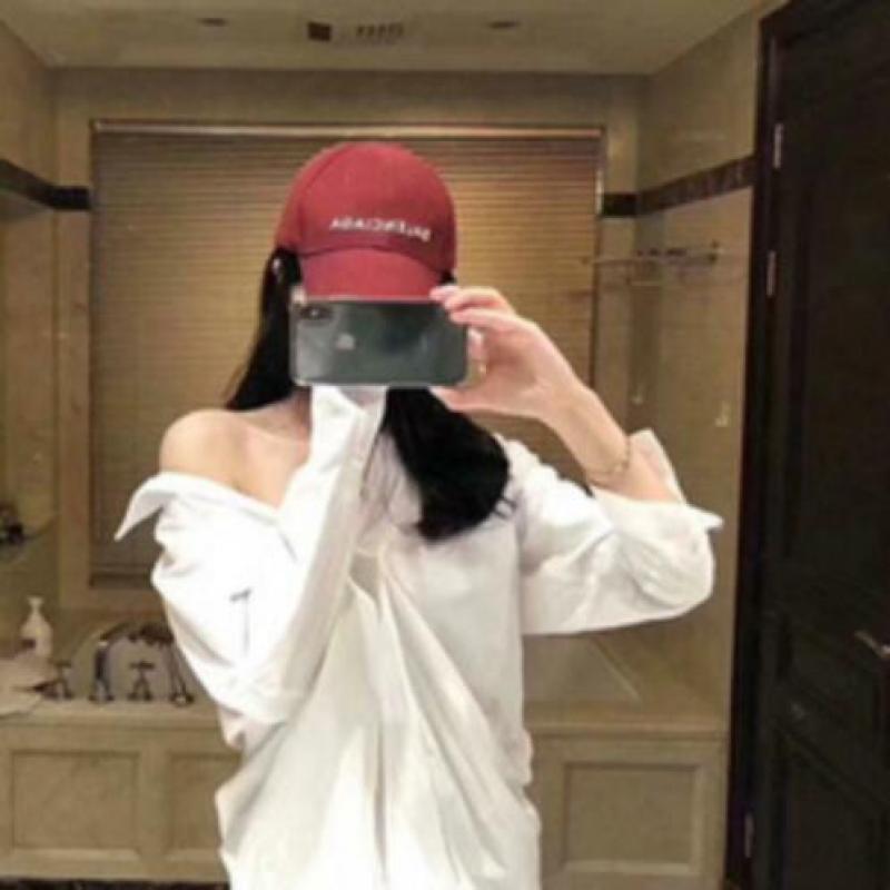 Balenciaga Cap Pet