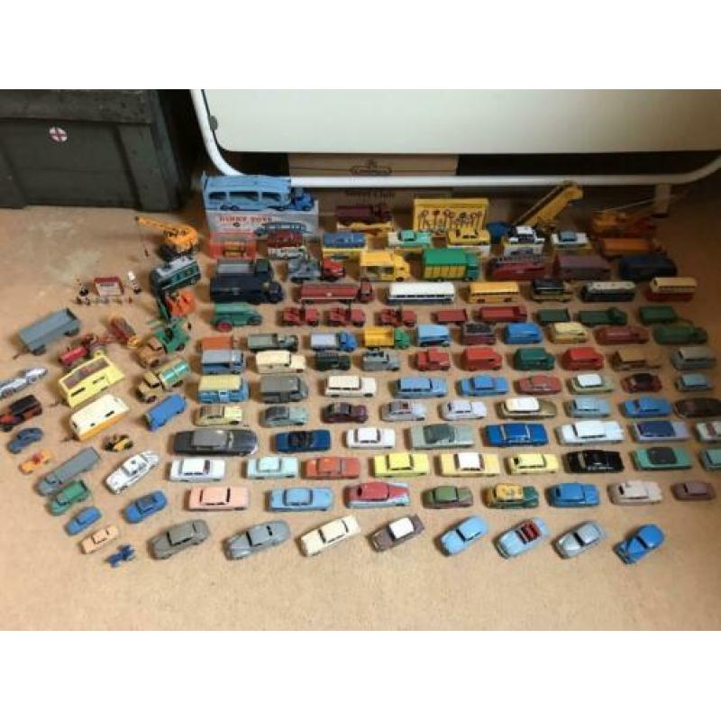 Dinky toys verzameling 134 stuks!