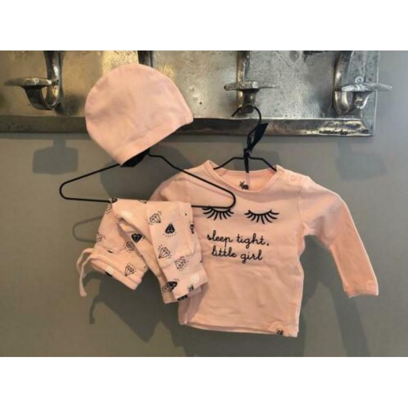 Z8 setje broekje, shirtje en mutsje zacht roze maat 56