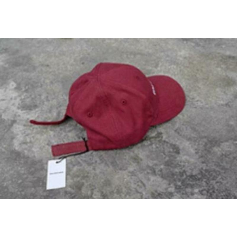 Balenciaga Cap Pet