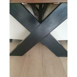 Mooie grote eettafel