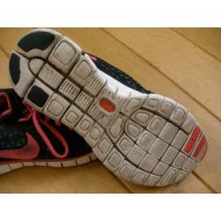 NIKE Free Run schoenen zwart roze maat 40