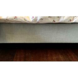 Mooie eenpersoons boxspring bed 90x200m