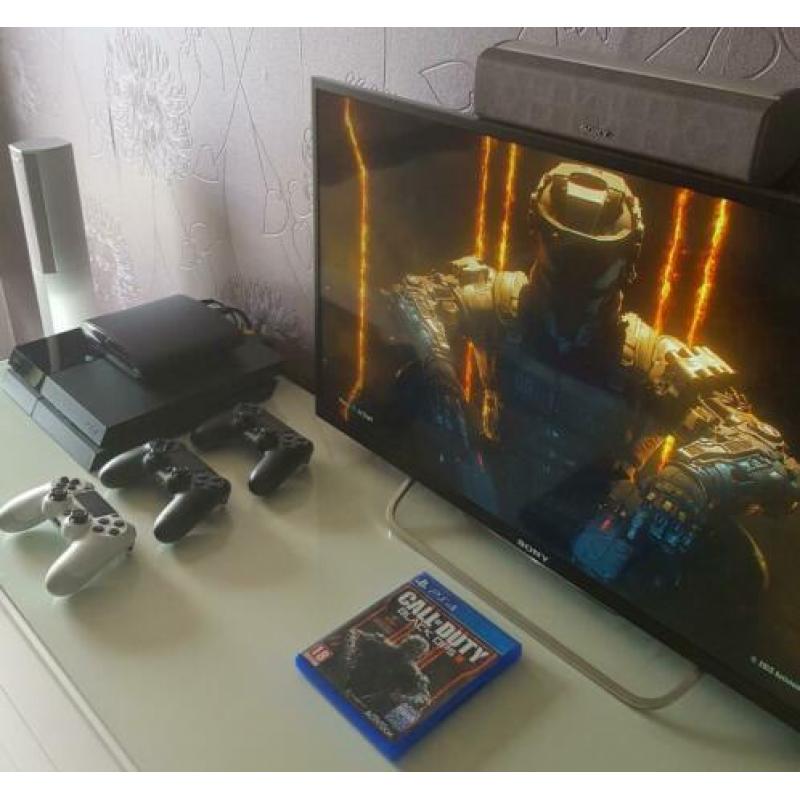 Nette Playstation 4 / 3 Controllers / 28 Games