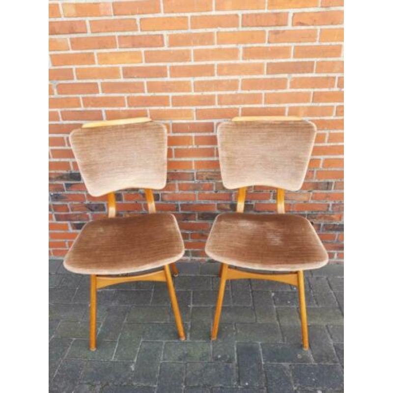 Vintage retro stoelen met velourse bekleding