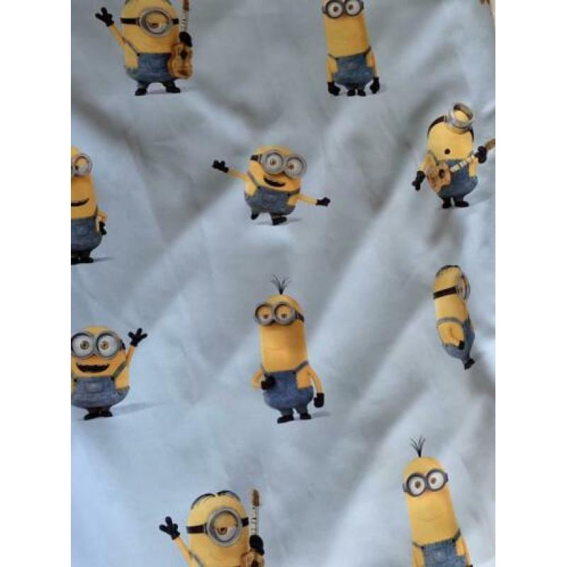 Twee gordijnen Minions 2.40 br x 1.80 hoog