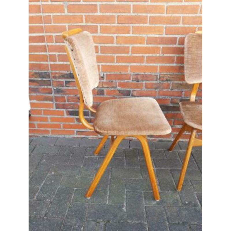 Vintage retro stoelen met velourse bekleding