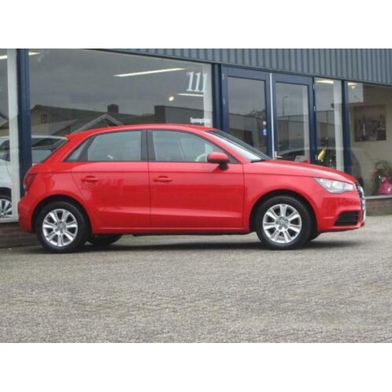 Audi A1 Sportback 1.2 TFSI Attraction 5 deurs! Airco ECC/Sto