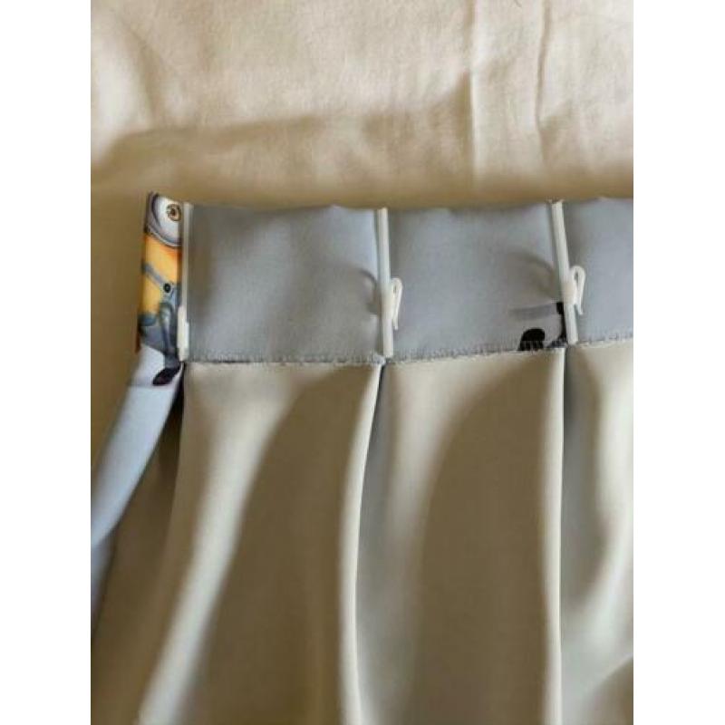 Twee gordijnen Minions 2.40 br x 1.80 hoog