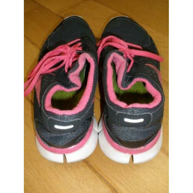 NIKE Free Run schoenen zwart roze maat 40