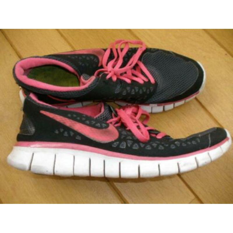 NIKE Free Run schoenen zwart roze maat 40