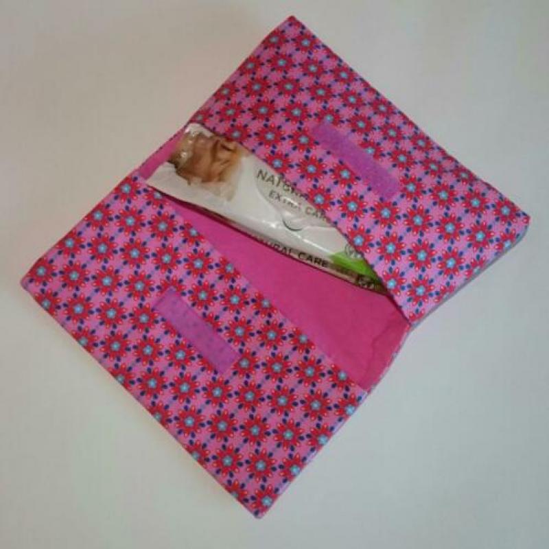 Luieretui roze met bloemetjes