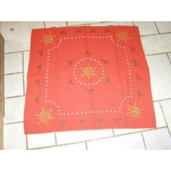 Twee geborduurde kerstkleedjes (A16 1707)