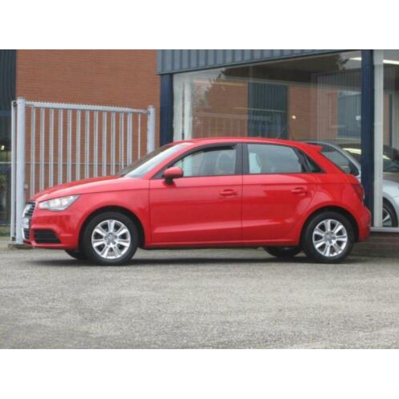 Audi A1 Sportback 1.2 TFSI Attraction 5 deurs! Airco ECC/Sto