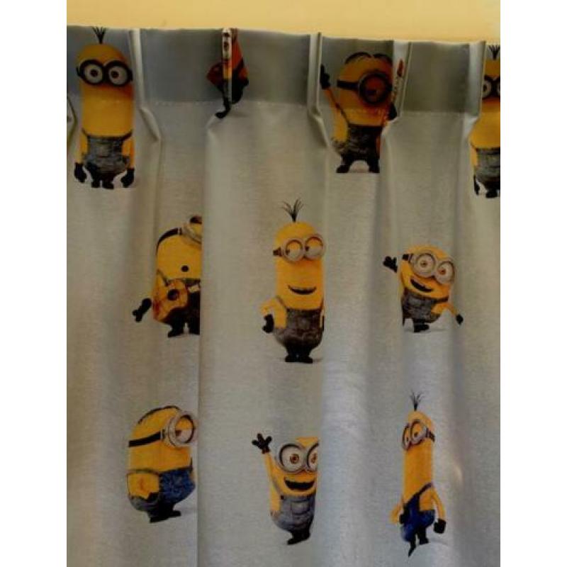 Twee gordijnen Minions 2.40 br x 1.80 hoog