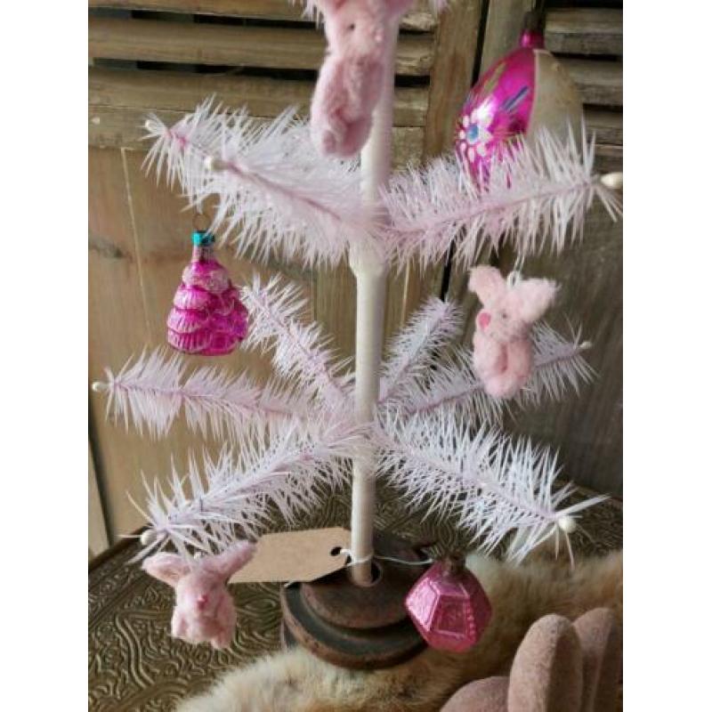 Paasaanbieding brocante handgemaakte roze feathertree