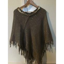 Gave beige poncho Shoeby, 2 kanten draagbaar!