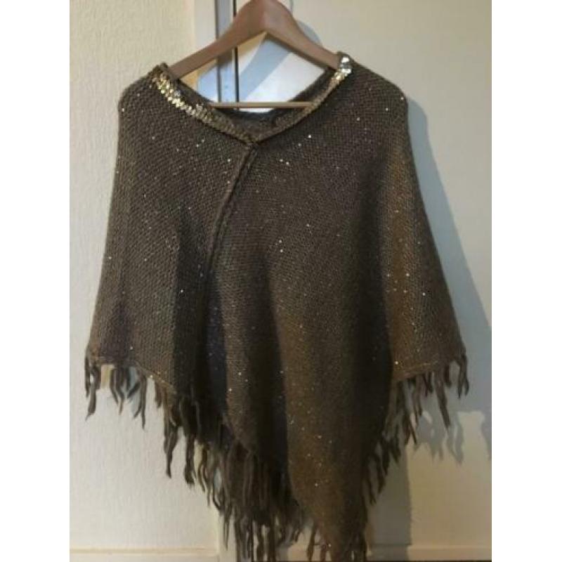 Gave beige poncho Shoeby, 2 kanten draagbaar!