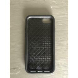 iPhone 7 128 GB + otterbox hoesje