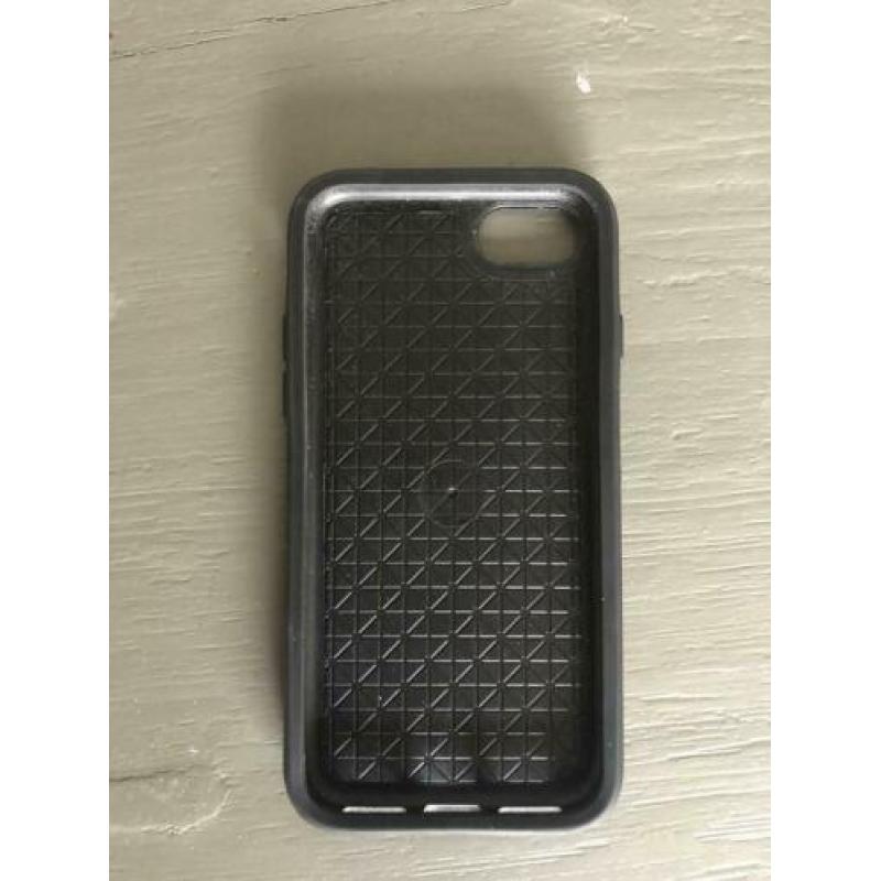 iPhone 7 128 GB + otterbox hoesje