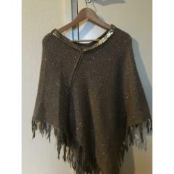 Gave beige poncho Shoeby, 2 kanten draagbaar!