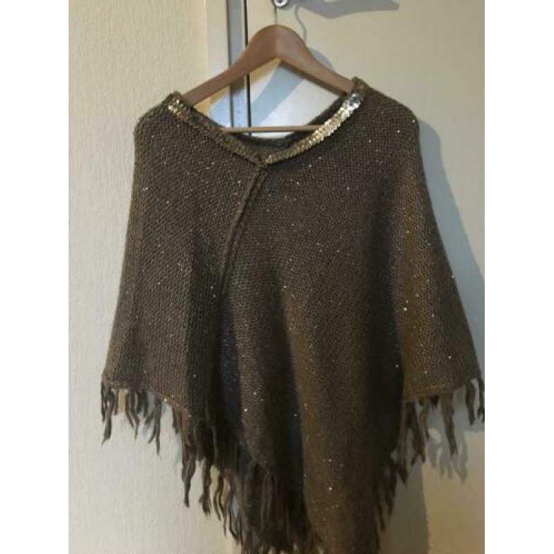Gave beige poncho Shoeby, 2 kanten draagbaar!