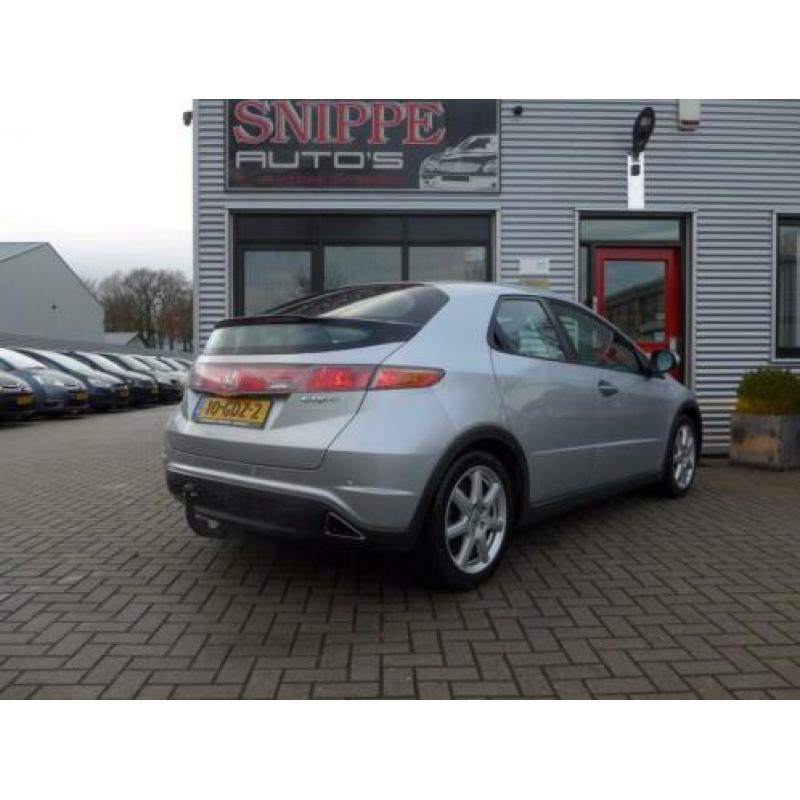Honda Civic 1.8 Sport -CLIMA-TREKHAAK-PDC ACHTER-LMV-140 PK!