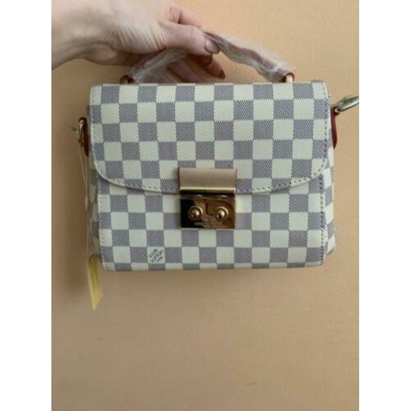 NEW!!! 1:1 LV tas