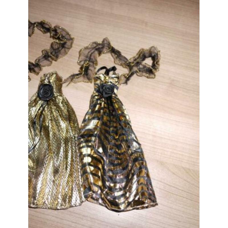 barbie kleding avondjurk goud met zwart panter 2 x stola