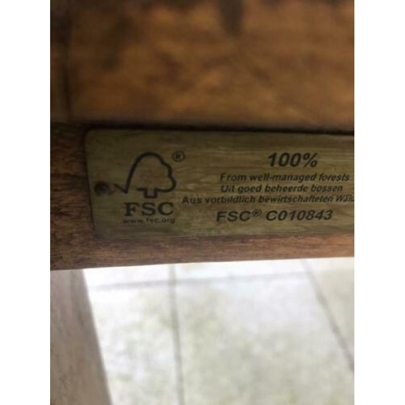 Echte houten tafel