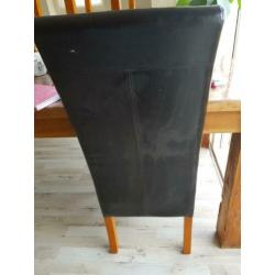 Gratis af te halen: 4 bruine eetkamerstoelen